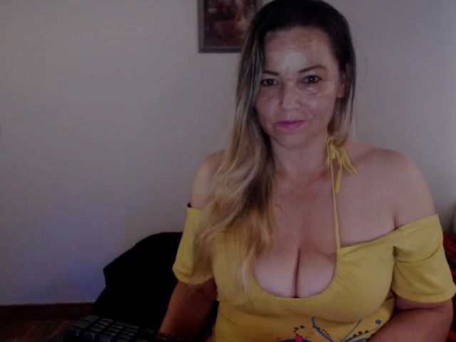 Live sex webcam photo for SWEETXBLONDE #269724004