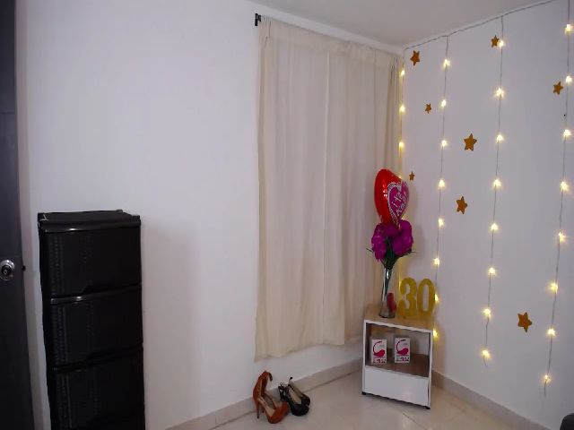 Live sex webcam photo for Marianasexyxx #269723876