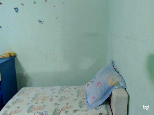 Live sex webcam photo for Clarabbww #269707482
