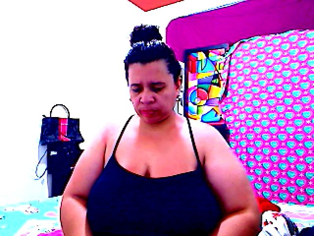 Live sex webcam photo for LatinaBigAss4 #269706527