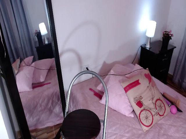 Live sex webcam photo for Delila_Roy #269724637