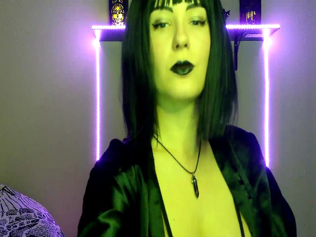 Live sex webcam photo for RoxySinclaire #269707665