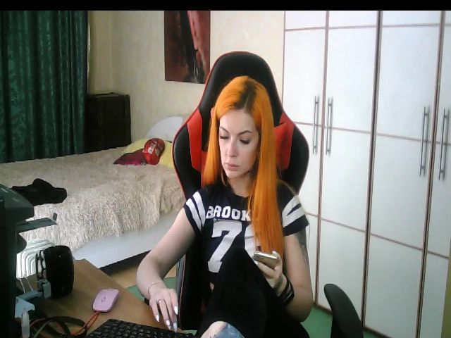 Live sex webcam photo for LuckyStarlet #269715361