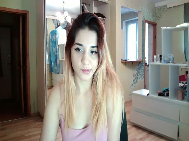 Live sex webcam photo for Lexy_hott #269712773