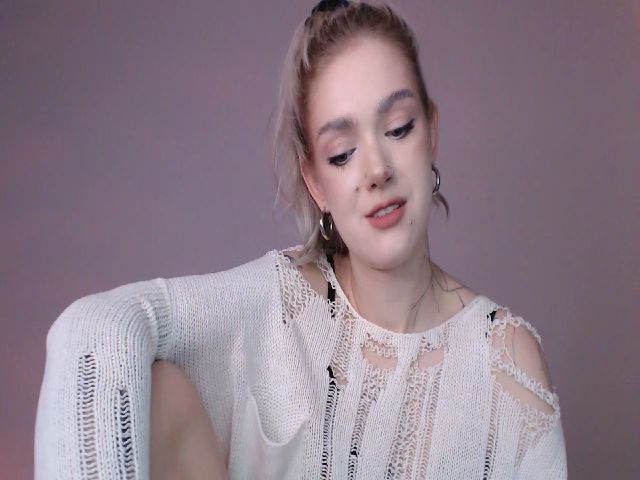 Live sex webcam photo for Karlee_Sweet #269722802