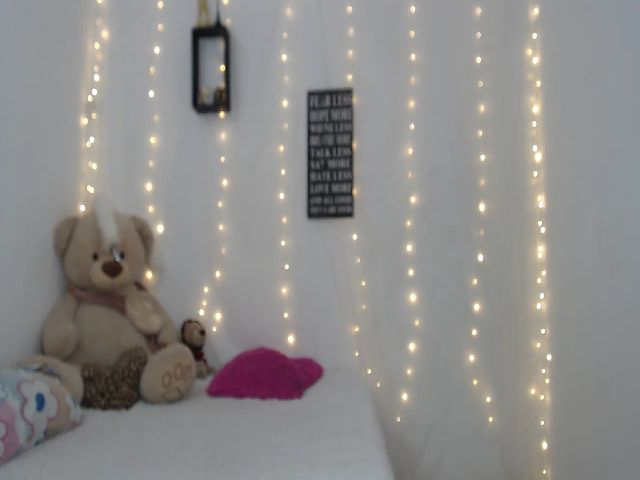 Live sex webcam photo for BeautySamy #269717262