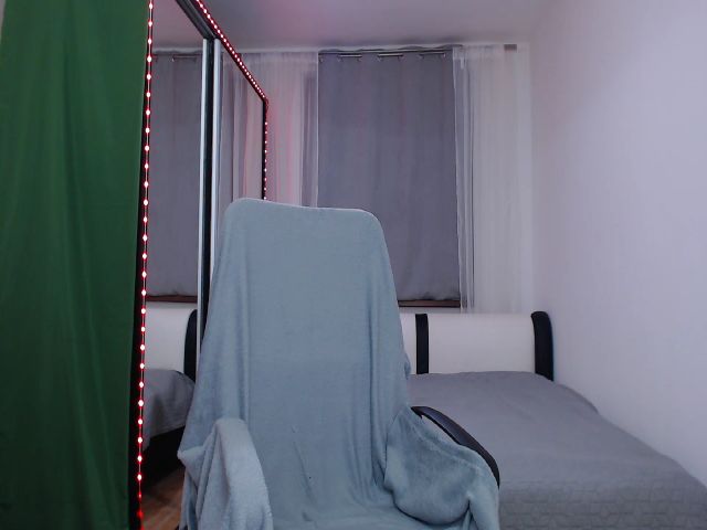 Live sex webcam photo for Tease_Lisa #269723905