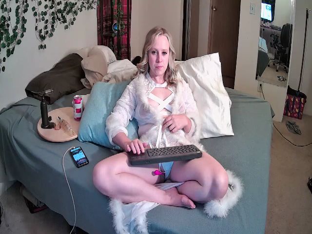 Live sex webcam photo for YummyDuchass #269707341