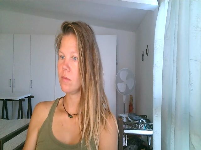 Live sex webcam photo for CallMeMaria #269712075