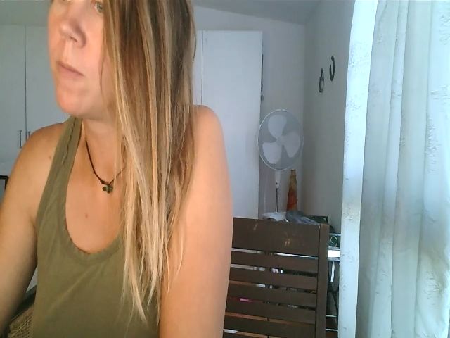 Live sex webcam photo for CallMeMaria #269712612