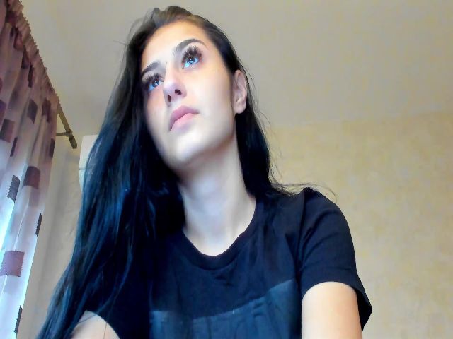 Live sex webcam photo for Kasey_Dee #269711384