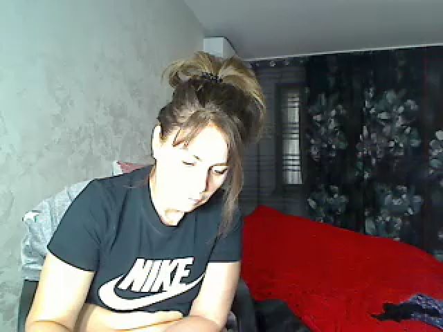 Live sex webcam photo for Yourmilf24 #269711161