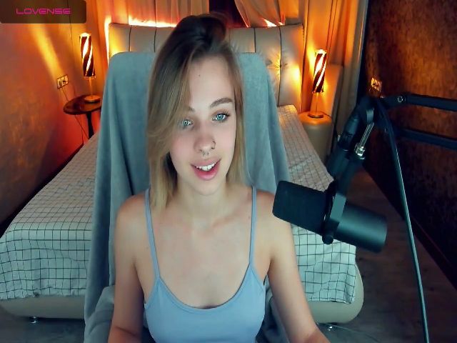 Live sex webcam photo for MariaCharming #269716548