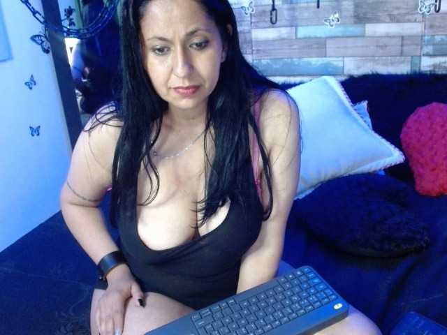 Live sex webcam photo for milenacambc #269715308