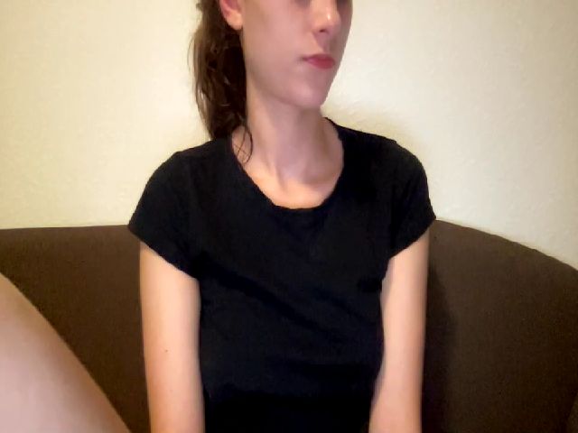 Live sex webcam photo for Kriss1924 #269722098