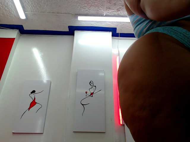 Live sex webcam photo for JaneKnox #269711040