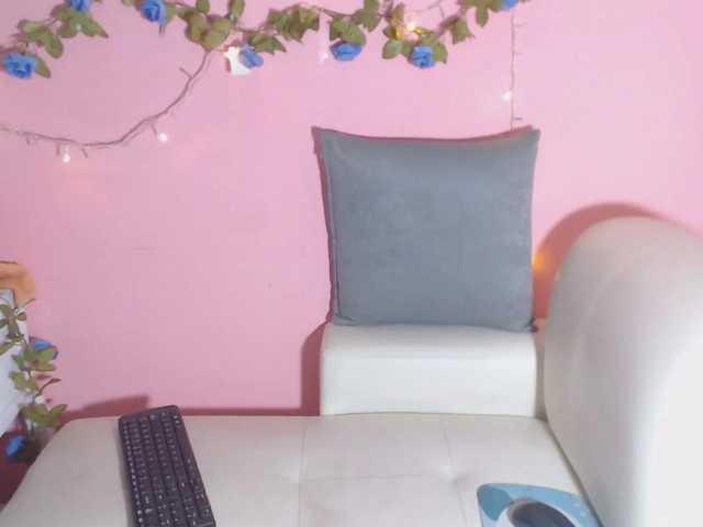Live sex webcam photo for AliceJhons #269720399
