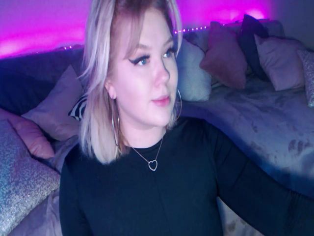 Live sex webcam photo for Mia_Sunn #269715792