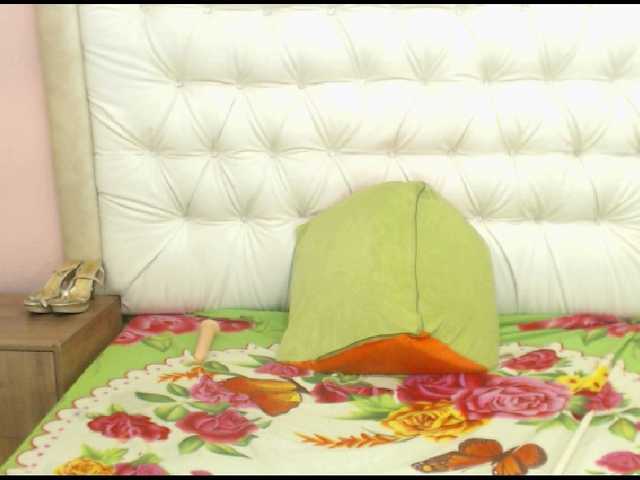 Live sex webcam photo for ariannabrunet #269720891