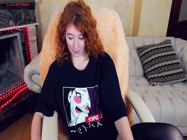 Live sex webcam photo for LillianCurly #269723847
