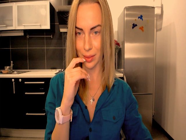 Live sex webcam photo for Lexie_Shore #269723073