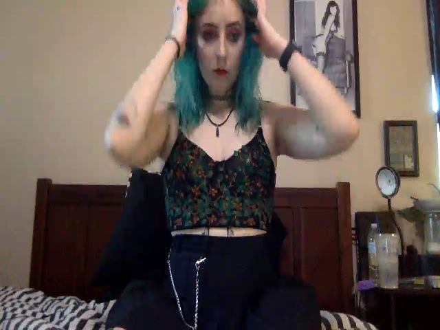 Live sex webcam photo for ManicMondae #269706236