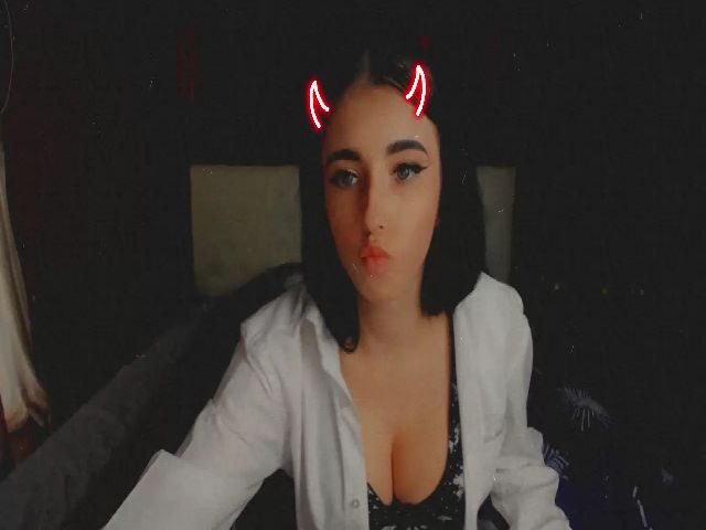 Live sex webcam photo for Taya_Roxxy #269717714