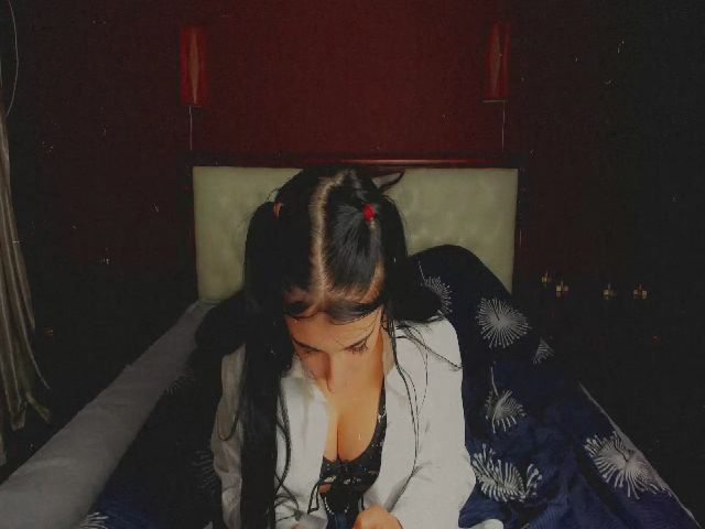 Live sex webcam photo for Taya_Roxxy #269718183