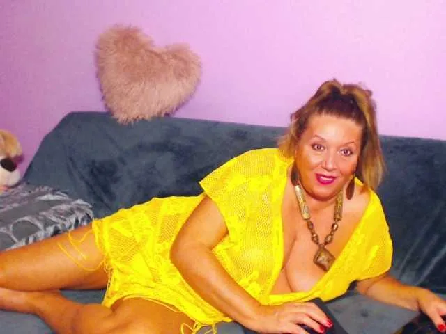 Live sex webcam photo for ClassyLydya #269719862