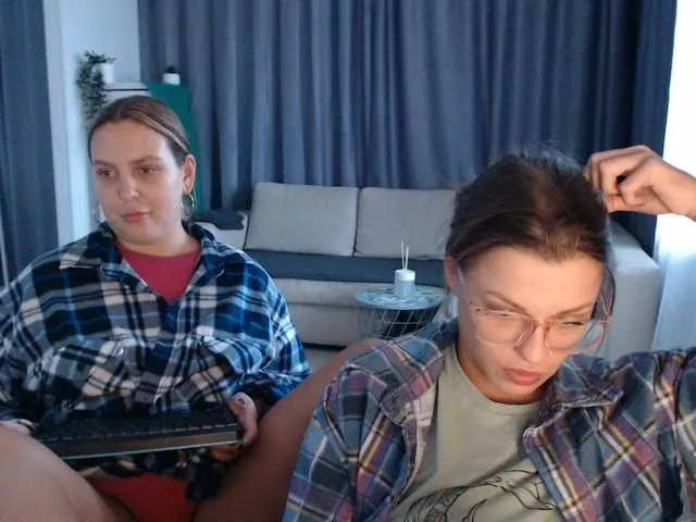 Live sex webcam photo for BugaGirls #269734666