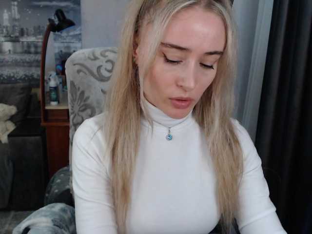 Live sex webcam photo for xyliganka777 #269725282