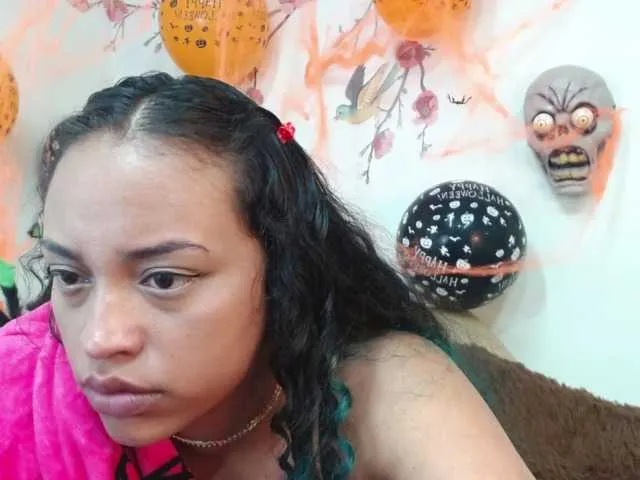 Live sex webcam photo for Angeluxxx #269726200