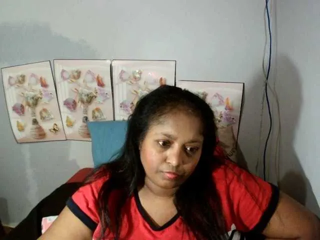 Live sex webcam photo for Indiantasha #287986219