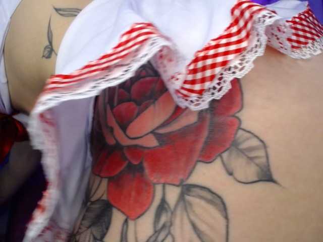 Live sex webcam photo for lucy-hot1 #269741046