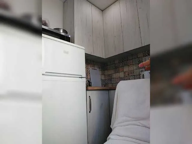 Live sex webcam photo for HotyWinter84 #269730405