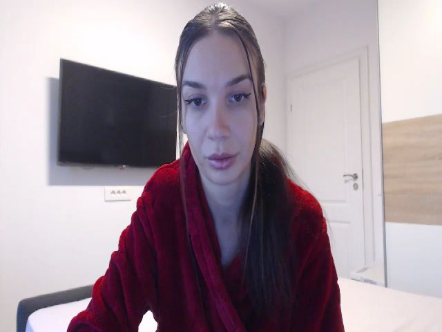 Live sex webcam photo for RosesLovee #269729938