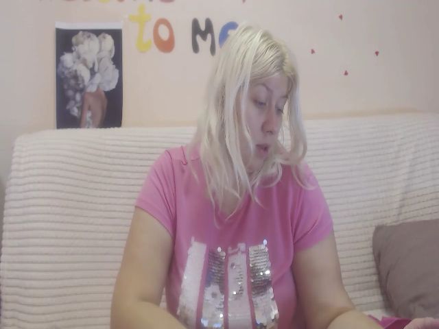 Live sex webcam photo for Kylie_Pag #269728244