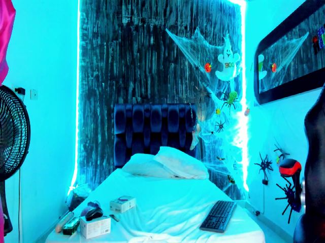 Live sex webcam photo for Meganmoore_ #269729870