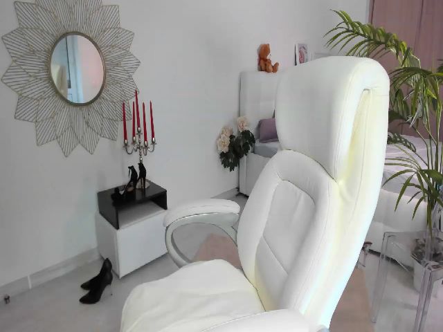 Live sex webcam photo for VictoriaKorff #269729877