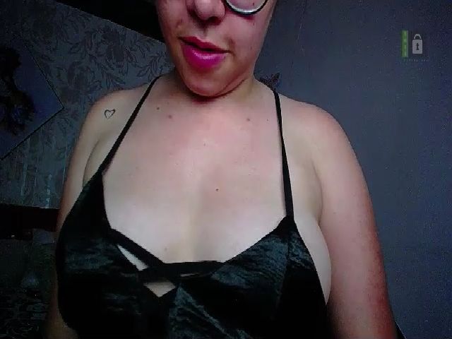 Live sex webcam photo for Marylin_hot10 #269755765