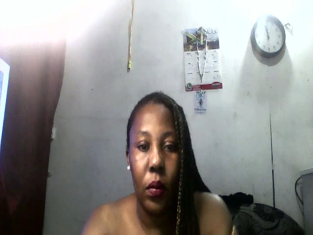 Live sex webcam photo for CHUBBY1X #269788583