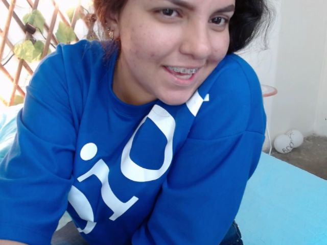 Live sex webcam photo for sophiie_fox #269730020