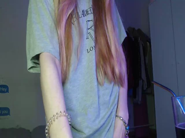 Live sex webcam photo for soo_emma #269769266