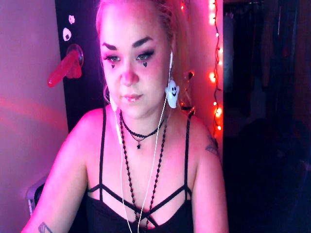 Live sex webcam photo for LilyWhite710 #269730473