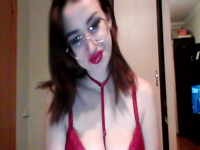 Live sex webcam photo for EmiliyaFoxy #269738717