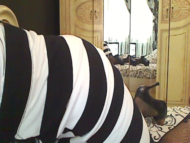 Live sex webcam photo for Ms_Violette #269731845