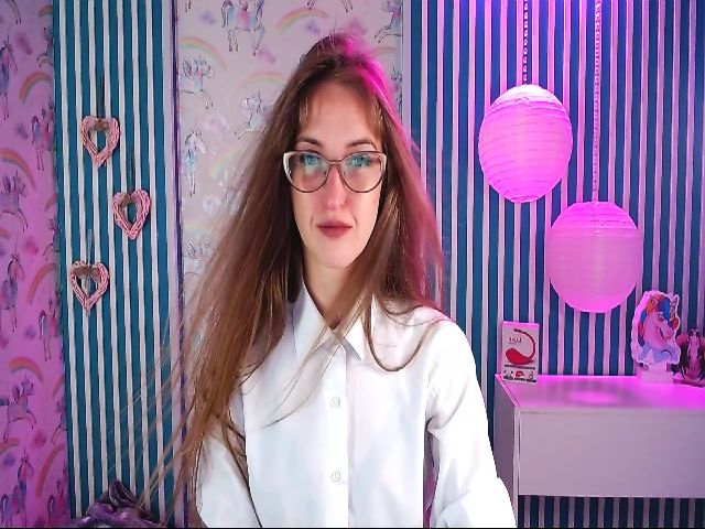 Live sex webcam photo for JennyLovelyS #269737980