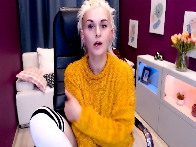 Live sex webcam photo for XJG99 #269733862