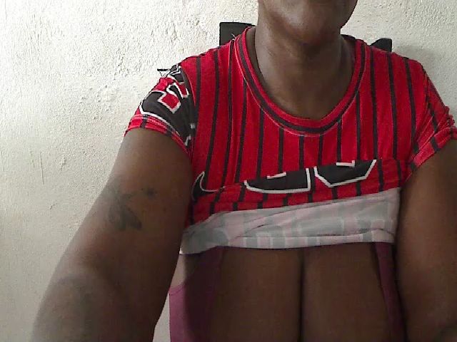 Live sex webcam photo for Assbigxhot9 #269747524