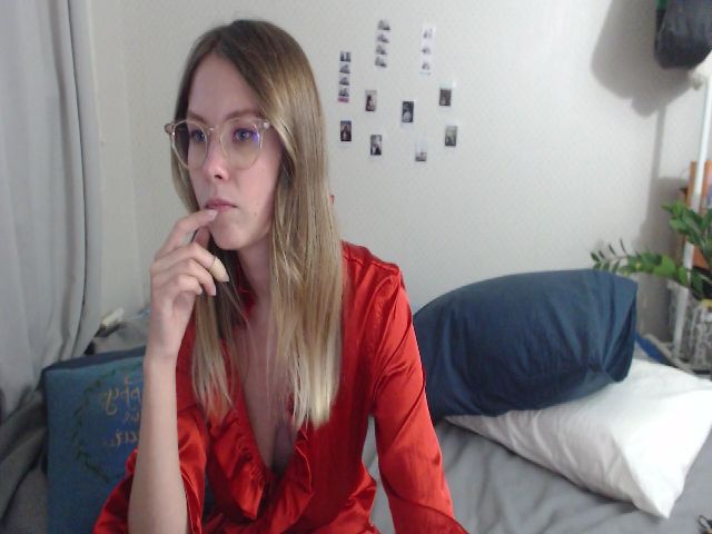 Live sex webcam photo for KieraBrauer #269737117